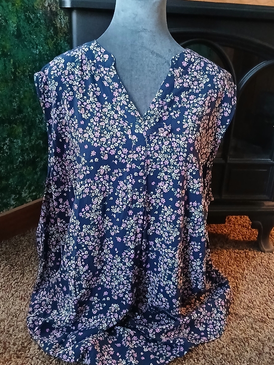 Woman Within Tops - Woman Within Navy Floral V-Neck Sleeveless Camisole